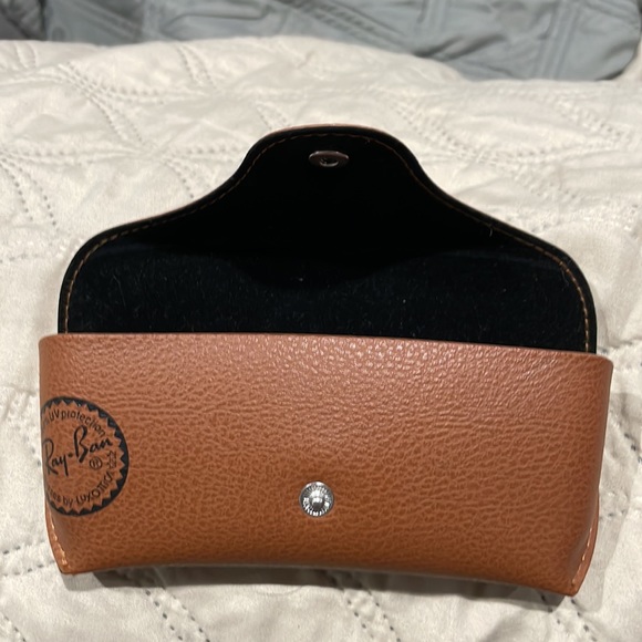 Ray-ban case - Picture 3 of 3